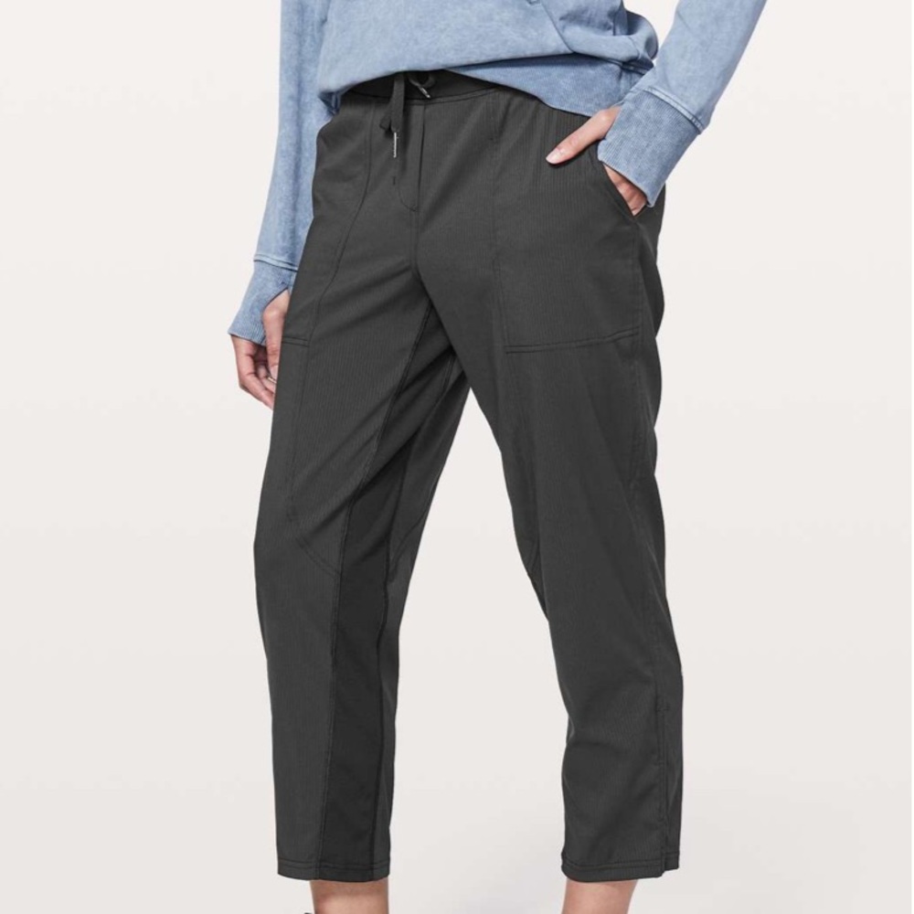 Lululemon Dance Studio Crop II Unlined Black Size 4
